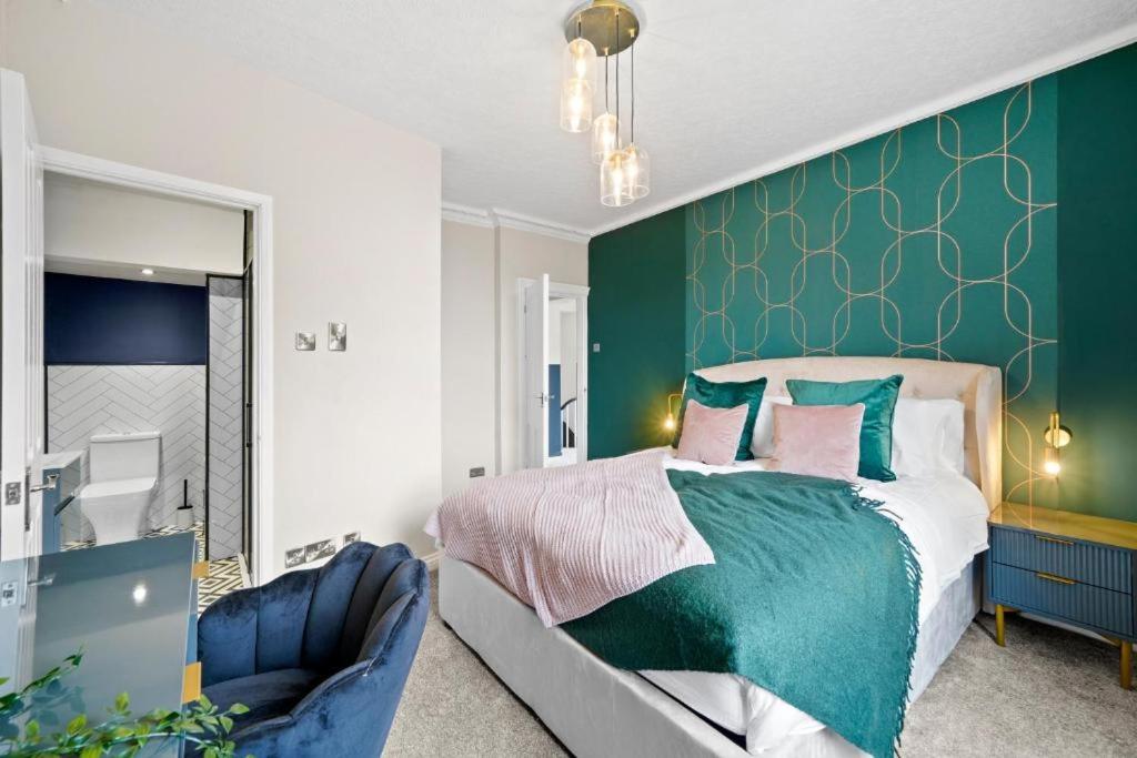 Deluxe 5 Bed In Central Whitby - Parking - Hot Tub Экстерьер фото