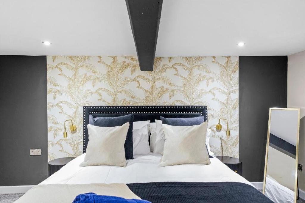 Deluxe 5 Bed In Central Whitby - Parking - Hot Tub Экстерьер фото