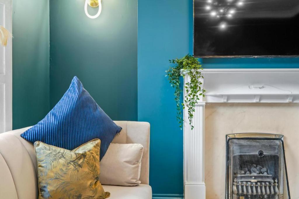 Deluxe 5 Bed In Central Whitby - Parking - Hot Tub Экстерьер фото