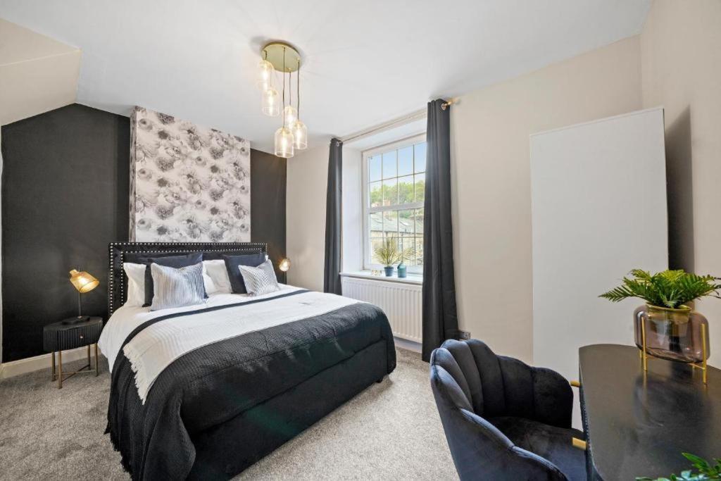 Deluxe 5 Bed In Central Whitby - Parking - Hot Tub Экстерьер фото