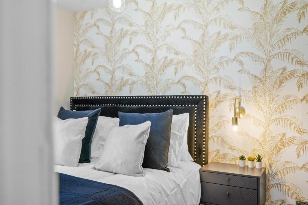 Deluxe 5 Bed In Central Whitby - Parking - Hot Tub Экстерьер фото