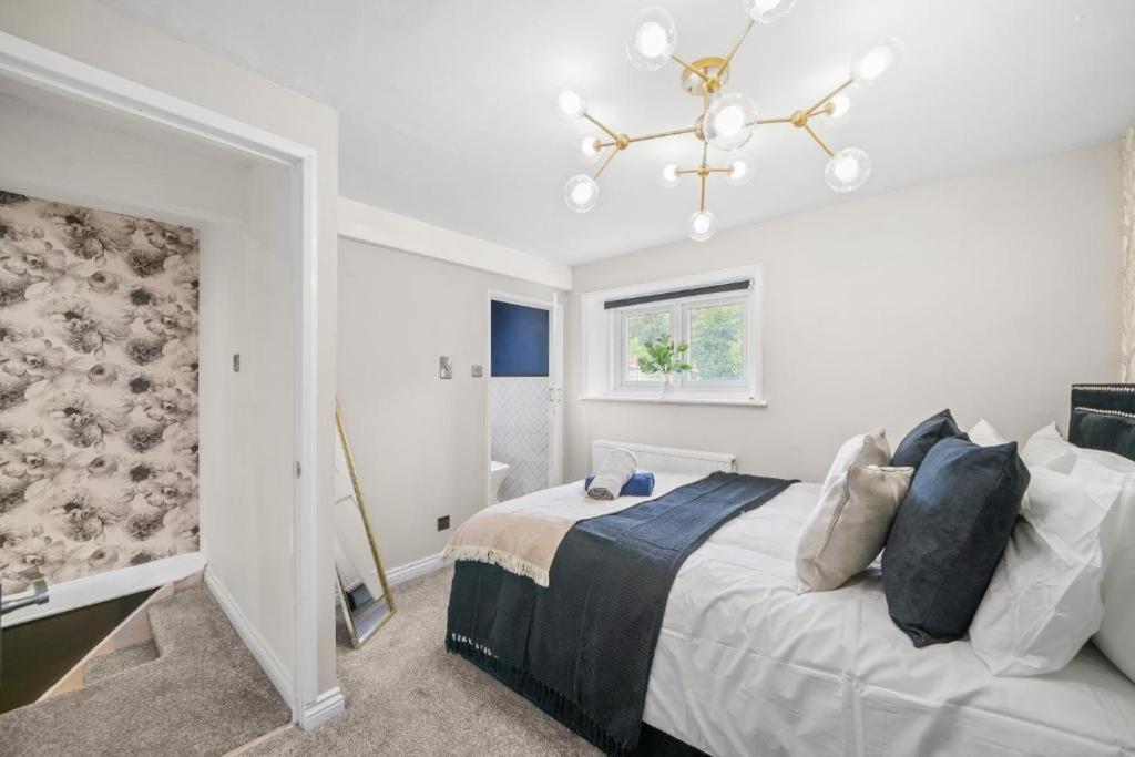 Deluxe 5 Bed In Central Whitby - Parking - Hot Tub Экстерьер фото