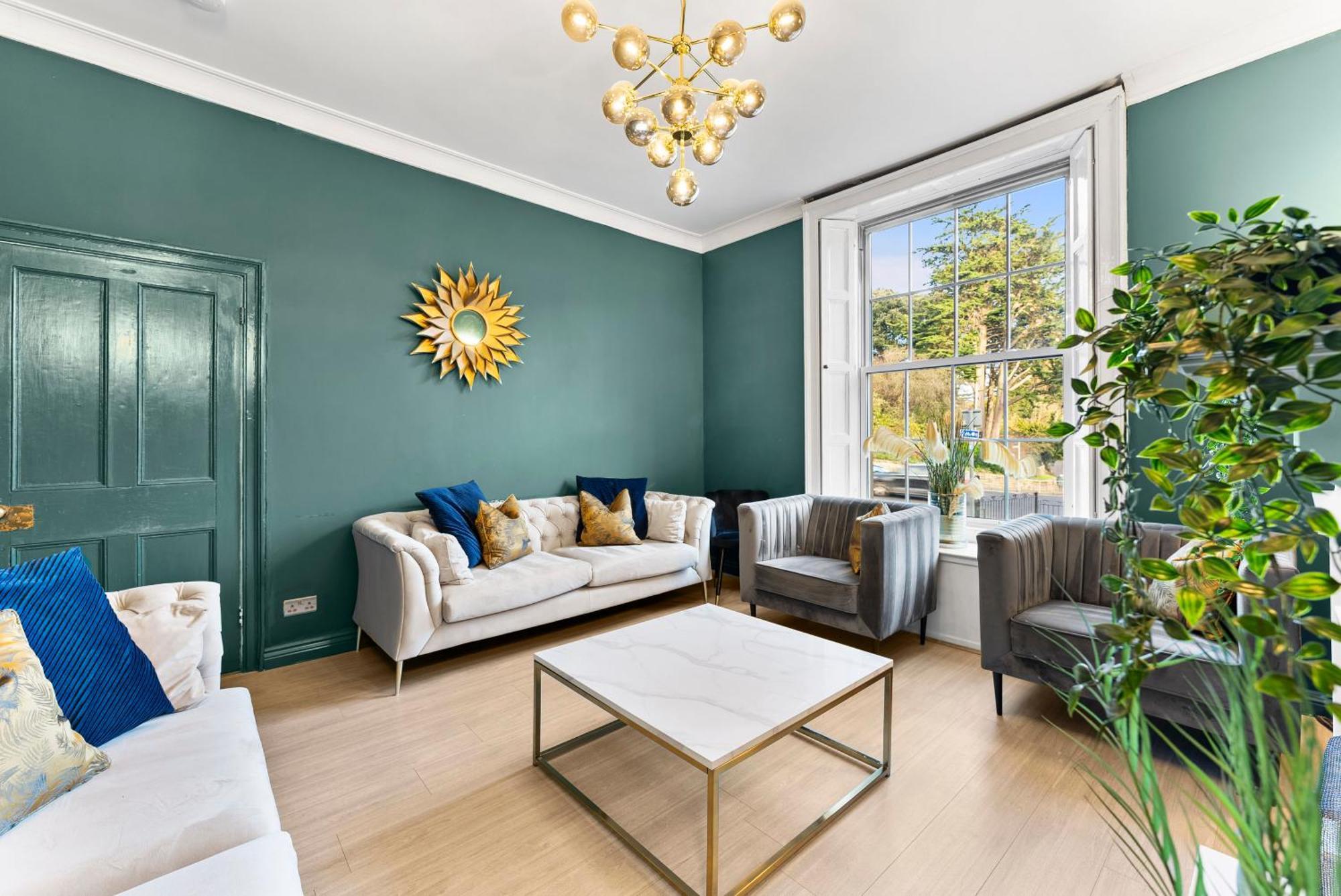 Deluxe 5 Bed In Central Whitby - Parking - Hot Tub Экстерьер фото