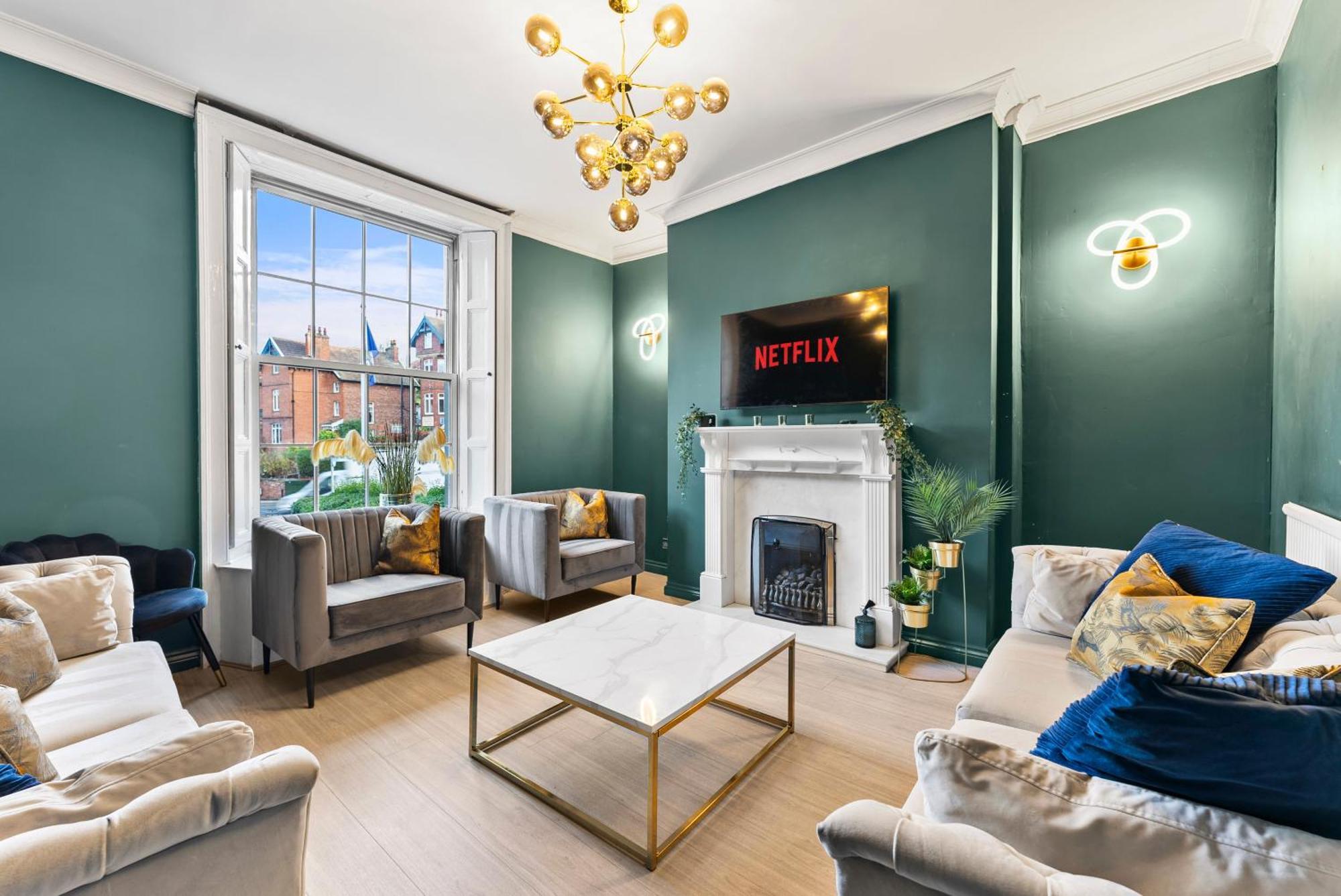 Deluxe 5 Bed In Central Whitby - Parking - Hot Tub Экстерьер фото