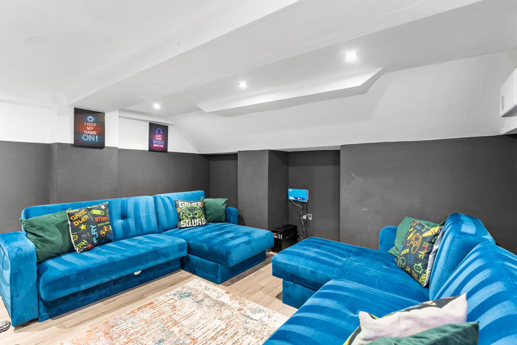 Deluxe 5 Bed In Central Whitby - Parking - Hot Tub Экстерьер фото